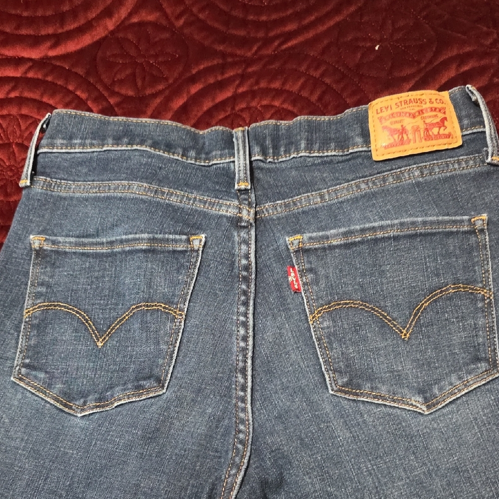 Levis